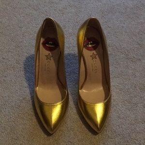 Gucci gold metallic napa silk oro vecchio pumps